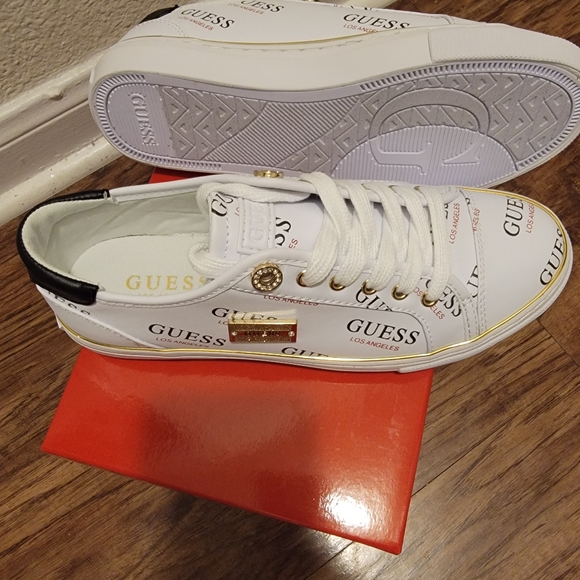 GUESS GAIA Graffiti Red Sneakers GFGAIA6 Womens Lace Up Low-Top - Picture 8 of 16